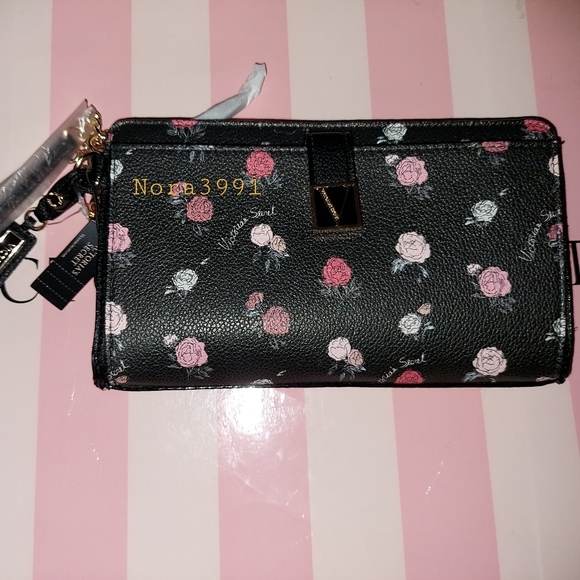 Victoria's Secret Handbags - Victoria Secret Wristlet Clutch New